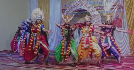 ನವದುರ್ಗಾವತಾರ ಶ್ರೀ ರೇಣುಕಾ ಯಲಮ್ಮ ದೇವಿ ಪವಾಡ ಕುರಿತು ನೃತ್ಯ ಪ್ರದರ್ಶನ ನವದುರ್ಗಾವತಾರ ಶ್ರೀ ರೇಣುಕಾ ಯಲಮ್ಮ ದೇವಿ ಪವಾಡ ಕುರಿತು ನೃತ್ಯ ಪ್ರದರ್ಶನ