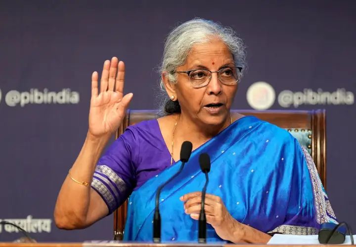 ನವರಾತ್ರಿಗೆ ಕೇಂದ್ರ ಸರ್ಕಾರ ಭರ್ಜರಿ ಗಿಫ್ಟ್ : ಜಿಎಸ್ಟಿ ದರ ಭಾರಿ ಇಳಿಕೆ ನವರಾತ್ರಿಗೆ ಕೇಂದ್ರ ಸರ್ಕಾರ ಭರ್ಜರಿ ಗಿಫ್ಟ್ : ಜಿಎಸ್ಟಿ ದರ ಭಾರಿ ಇಳಿಕೆ