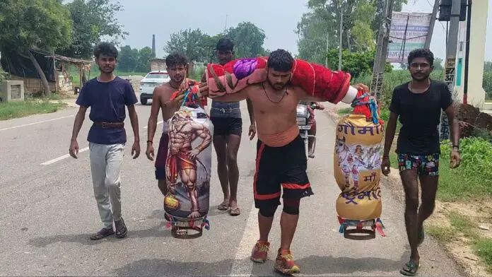 ಪ್ರೇಯಸಿ ಐಪಿಎಸ್ ಆಗಲಿ 121 ಲೀ. ಗಂಗಾಜಲ ಹೊತ್ತು ಪ್ರಿಯಕರನ ಪಾದಯಾತ್ರೆ ಪ್ರೇಯಸಿ ಐಪಿಎಸ್ ಆಗಲಿ 121 ಲೀ. ಗಂಗಾಜಲ ಹೊತ್ತು ಪ್ರಿಯಕರನ ಪಾದಯಾತ್ರೆ