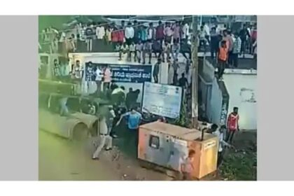 ಎರಡು ಓಣಿಗಳ ಗಣೇಶ ಮೂರ್ತಿಗಳ ವಿಸರ್ಜನೆ ವೇಳೆ ಗಲಾಟೆ : ಲಾಠಿ ಚಾರ್ಜ್ 