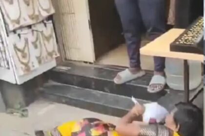 ಸೀರೆ ಕದ್ದು ಆರೋಪ : ಮಹಿಳೆಯ ಖಾಸಗಿ ಅಂಗಕ್ಕೆ ಒದ್ದು ಮಾಲೀಕನ ಕೌರ್ಯ 