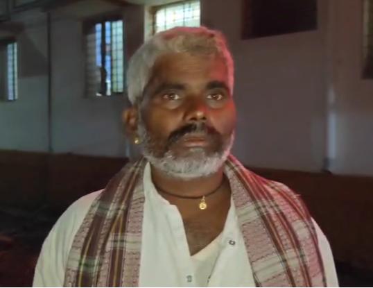 ಕೊಲಿ ಮಾಡಿದ ಹಣ ಕೇಳಿದ್ದಕ್ಕೆ ಮಹಾಂತೇಶ್ ಮೇಲೆ ಹಲ್ಲೆ ಕೊಲಿ ಮಾಡಿದ ಹಣ ಕೇಳಿದ್ದಕ್ಕೆ ಮಹಾಂತೇಶ್ ಮೇಲೆ ಹಲ್ಲೆ