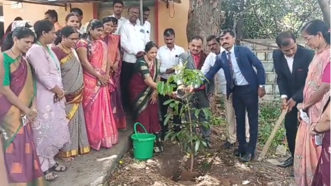 ಮುಧೋಳ್ ನಲ್ಲಿ ಕಾನೂನು ಅರಿವು ಮತ್ತು ಪೌಷ್ಟಿಕ ಆಹಾರ ಶಿಬಿರ ಕಾರ್ಯಕ್ರಮ.
