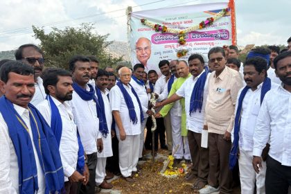 ಅಂಬೇಡ್ಕರ್ ಭವನಕ್ಕೆ ಭೂಮಿ ಪೂಜೆ ನೆರವೇರಿಸಿದ : ಶಾಸಕ ಎನ್ ವೈ ಗೋಪಾಲಕೃಷ್ಣ