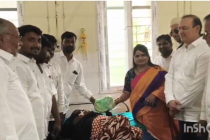 ಮಾಜಿ ಶಾಸಕ ಅಶೋಕ ಖೇಣಿ ಹುಟ್ಟುಹಬ್ಬದ ನಿಮಿತ್ತ ರೋಗಿಗಳಿಗೆ ಹಣ್ಣು ಹಂಪಲು ವಿತರಣೆ