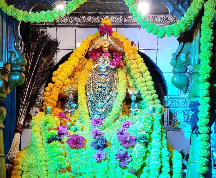 ಶಿಂದಿಕುರಬೇಟ ಗ್ರಾಮದ ಭಂಡಾರದ ಒಡೆಯ ವಿಠ್ಠಪ್ಪ ದೇವರ ಜಾತ್ರೆ ಶಿಂದಿಕುರಬೇಟ ಗ್ರಾಮದ ಭಂಡಾರದ ಒಡೆಯ ವಿಠ್ಠಪ್ಪ ದೇವರ ಜಾತ್ರೆ