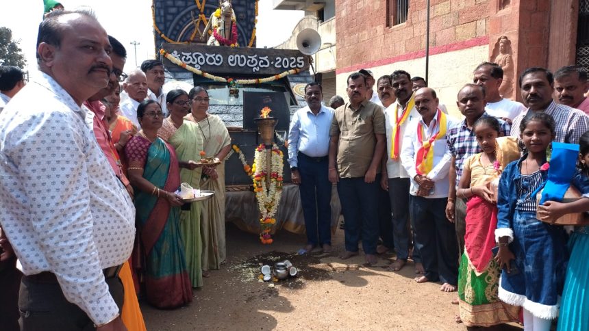 ಚೆನ್ನಮ್ಮಾಜಿ ಜ್ಯೋತಿ ಯಾತ್ರೆಗೆ ಹುಕ್ಕೇರಿಯಲ್ಲಿ ಭವ್ಯ ಸ್ವಾಗತ ಚೆನ್ನಮ್ಮಾಜಿ ಜ್ಯೋತಿ ಯಾತ್ರೆಗೆ ಹುಕ್ಕೇರಿಯಲ್ಲಿ ಭವ್ಯ ಸ್ವಾಗತ