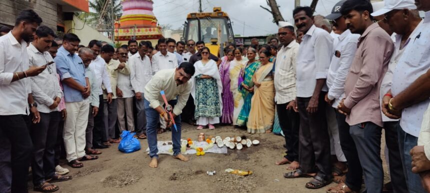 ಮಾಂಗುರ ಬಾರವಾಡ ರಸ್ತೆ ಕಾಮಗಾರಿಗೆ 2 ಕೋಟಿ ಮಂಜೂರು ಮಾಂಗುರ ಬಾರವಾಡ ರಸ್ತೆ ಕಾಮಗಾರಿಗೆ 2 ಕೋಟಿ ಮಂಜೂರು