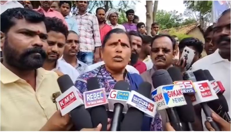 ರಮೇಶ್ ಕತ್ತಿ ಗೋಕಾಕ್ಕೆ ಬಂದರೆ ಚಪ್ಪಲಿಯಿಂದ ಹೊಡೆಯುತ್ತೇವೆ ಎಂದ ಮಹಿಳೆ ರಮೇಶ್ ಕತ್ತಿ ಗೋಕಾಕ್ಕೆ ಬಂದರೆ ಚಪ್ಪಲಿಯಿಂದ ಹೊಡೆಯುತ್ತೇವೆ ಎಂದ ಮಹಿಳೆ