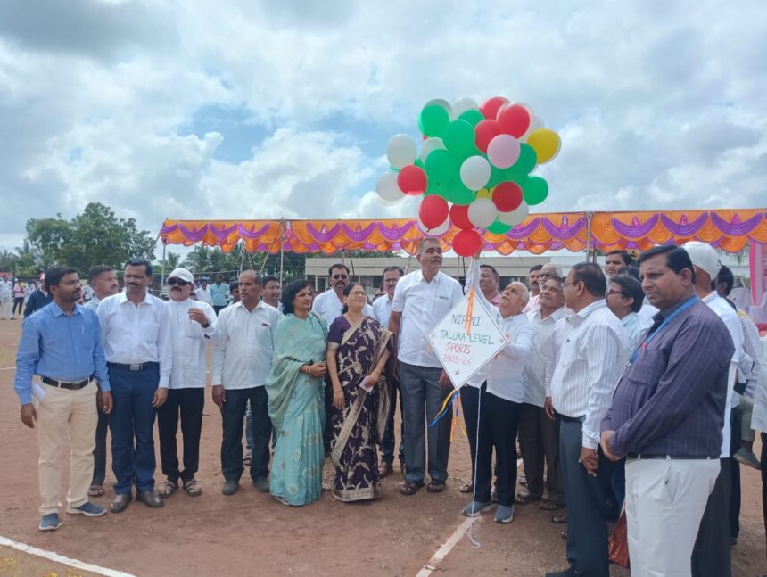 ನಿಪ್ಪಾಣಿ ಶಿಕ್ಷಣ ಕ್ಷೇತ್ರದ ಹಾಲಿ ಬಾಲ್ ಹಾಗೂ ಪ್ರತಿಭಾ ಕಾರಂಜಿ ಕಾರ್ಯಕ್ರಮದ ಉದ್ಘಾಟನೆ. ನಿಪ್ಪಾಣಿ ಶಿಕ್ಷಣ ಕ್ಷೇತ್ರದ ಹಾಲಿ ಬಾಲ್ ಹಾಗೂ ಪ್ರತಿಭಾ ಕಾರಂಜಿ ಕಾರ್ಯಕ್ರಮದ ಉದ್ಘಾಟನೆ.