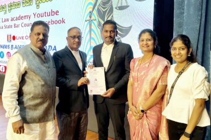 ಅಮನ ಕುಲಕರ್ಣಿಗೆ ವಕೀಲ ವೃತ್ತಿ ಪ್ರಮಾಣ ಪತ್ರ