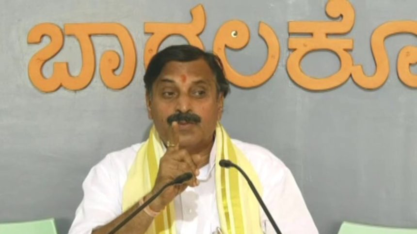 ಪ್ರಿಯಾಂಕ ಅನ್ನೋ ಹೆಸರು ಗಂಡು ಅಥವಾ ಹೆಣ್ಣು ಗೊತ್ತಾಗ್ತಿಲ್ಲ :ನಾರಾಯಣ ಭಾಂಡಗೆ