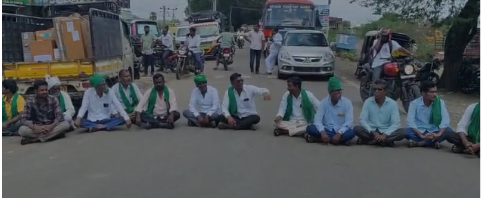 ಹಸಿ ಬರಗಾಲ ಜಿಲ್ಲೆ ಎಂದು ಘೋಷಿಸಿ ರೈತ ಮುಖಂಡ ವೀರಣ್ಣ ಗಂಗಾಣಿ’ ಹಸಿ ಬರಗಾಲ ಜಿಲ್ಲೆ ಎಂದು ಘೋಷಿಸಿ ರೈತ ಮುಖಂಡ ವೀರಣ್ಣ ಗಂಗಾಣಿ’