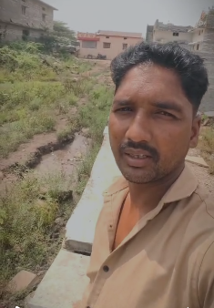 ಚರಂಡಿ ಗುಂಡಿಯನ್ನು ಮುಚ್ಚುವಂತೆ ಅಡಕಿ ಗ್ರಾಮದ ಜನರಿಂದ ಮನವಿ ಚರಂಡಿ ಗುಂಡಿಯನ್ನು ಮುಚ್ಚುವಂತೆ ಅಡಕಿ ಗ್ರಾಮದ ಜನರಿಂದ ಮನವಿ