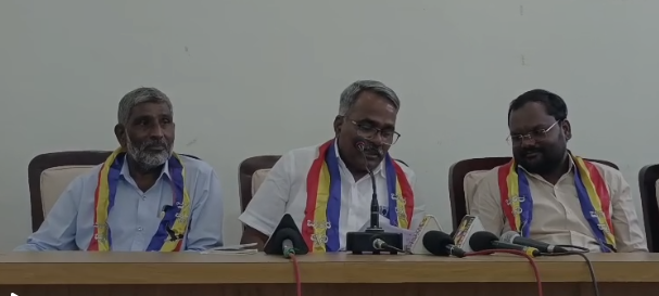 ಆರ್.ಎಸ್.ಎಸ್ ಕೂಸು ಈ ದೇಶವನ್ನು ಆಳುತ್ತಿದೆ: ಅಂಕುಶ ಗೋಖಲೆ ಆರ್.ಎಸ್.ಎಸ್ ಕೂಸು ಈ ದೇಶವನ್ನು ಆಳುತ್ತಿದೆ: ಅಂಕುಶ ಗೋಖಲೆ