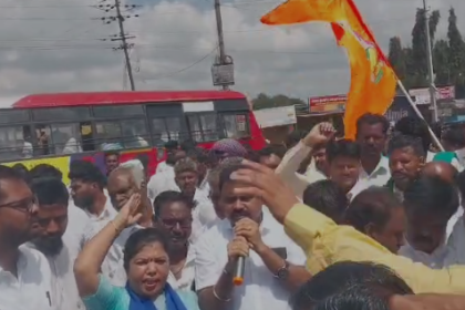 ಅಥಣಿ ವಾಲ್ಮೀಕಿ ವೃತದಲ್ಲಿ ಬೃಹತ್ ಪ್ರತಿಭಟನೆ