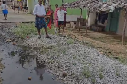 ಓಣಿಯ ರಸ್ತೆ ಕಾಮಗಾರಿ ಅಪೂರ್ಣ: ಜನರ ಪರದಾಟ