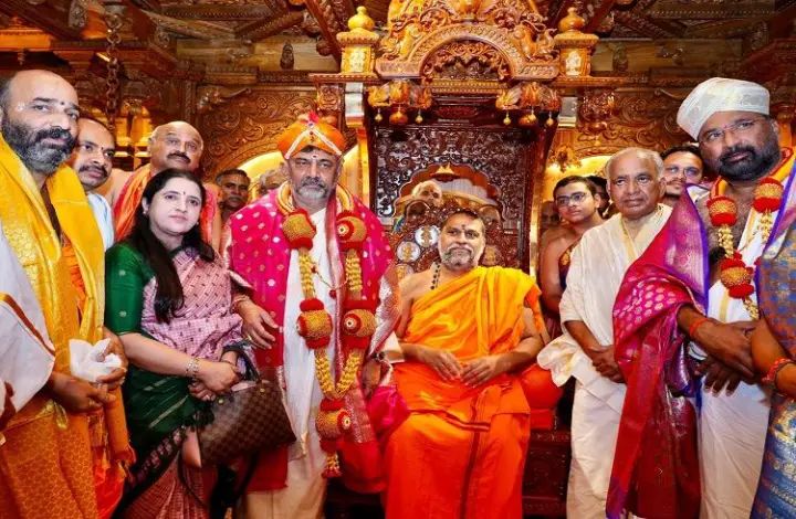 ಡಿ. ಕೆ ಶಿವಕುಮಾರ್ ಸಿಎಂ ಆಗೇ ಆಗ್ತಾರೆ : ಮಂತ್ರಾಲಯ ಆರ್ಚಕರಿಂದ ಭವಿಷ್ಯ ಡಿ. ಕೆ ಶಿವಕುಮಾರ್ ಸಿಎಂ ಆಗೇ ಆಗ್ತಾರೆ : ಮಂತ್ರಾಲಯ ಆರ್ಚಕರಿಂದ ಭವಿಷ್ಯ