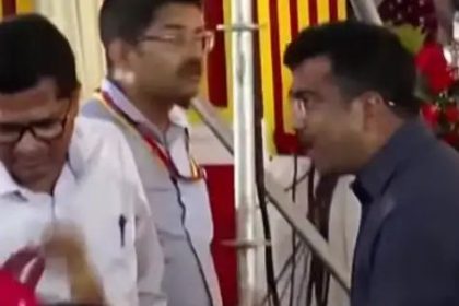 ಕಿತ್ತೂರು ಉತ್ಸವದಲ್ಲಿ ಅಧಿಕಾರಿಗಳ ನಡುವೆ ಬಹಿರಂಗ ಕಿತ್ತಾಟ