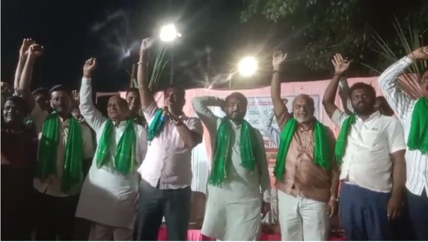 ರೈತ ಸಮಾವೇಶ:ರೈತರ ಸಂಭ್ರಮಾಚರಣೆ