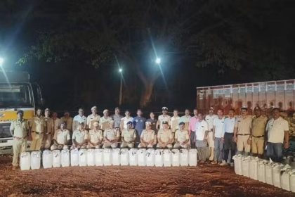 ಧಾರವಾಡ ಪೊಲೀಸ್ ಇಲಾಖೆಯಿಂದ ಲಕ್ಷಾಂತರ ಸ್ಪಿರಿಟ್ ವಶ