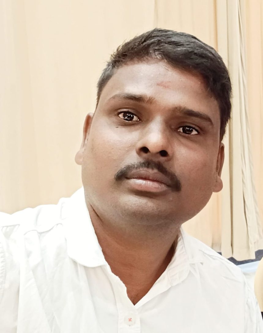 ರಸ್ತೆ ಎರಡೂ ಬದಿ ಹದೆಗೆಟ್ಟ ರಸ್ತೆ: ಪ್ರಯಾಣಿಕರ ಪರದಾಟ