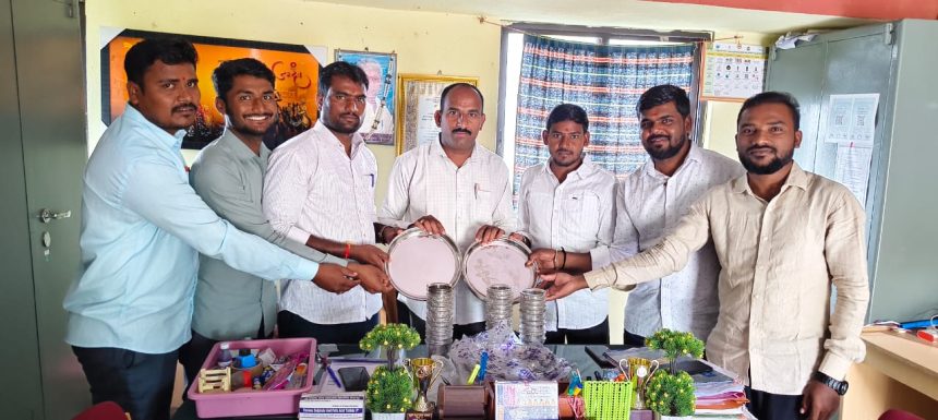 ಹಳೆಯ ವಿದ್ಯಾರ್ಥಿ ಗೆಳೆಯರ ಬಳಗ ವತಿಯಿಂದ ಸೇವಾ ಕಾರ್ಯ ಹಳೆಯ ವಿದ್ಯಾರ್ಥಿ ಗೆಳೆಯರ ಬಳಗ ವತಿಯಿಂದ ಸೇವಾ ಕಾರ್ಯ