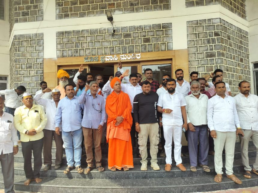 ಚಿಕ್ಕೋಡಿ ಹೊಸ ಜಿಲ್ಲೆ ರಚನೆ ಒತ್ತ್ತಾಯಿಸಿ ಬರುವ 8 ಡಿಸೆಂಬರದಿoದ ರಿಂದ ಬೃಹತ ಹೋರಾಟ