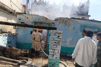 ಗ್ಯಾಸ್ ಸಿಲಿಂಡರ್ ಆಕಸ್ಮಿಕ ಬೆಂಕಿ: ದವಸ ಧಾನ್ಯಗಳು ಸೇರಿ ಇನ್ನಿತರ ವಸ್ತುಗಳು ಬೆಂಕಿಗೆ ಆಹು.