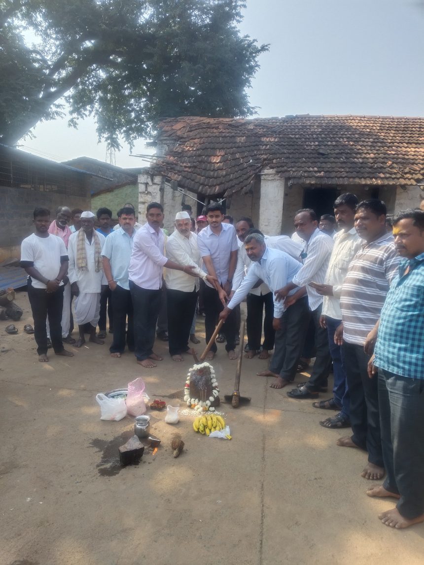 ಮತಕ್ಷೇತ್ರದ ಕರಗುಪ್ಪಿ ಗ್ರಾಮದಲ್ಲಿ ಸುಮಾರು 20 ಲಕ್ಷ ವೆಚ್ಚದ ಅಂಬೇಡ್ಕರ್ ಭವನ್ ಉದ್ಘಾಟಿಸಿದ ಶ್ರೀ ರಾಹುಲ್ ಜಾರಕಿಹೊಳಿ