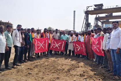 ಕಬ್ಬು ಸಾಗಿಸುವ ವಾಹನಗಳಿಗೆ ರೇಡಿಯಂ ಅಳವಡಿಸಲು ರಕ್ಷಣಾ ವೇದಿಕೆ ಆಗ್ರಹ