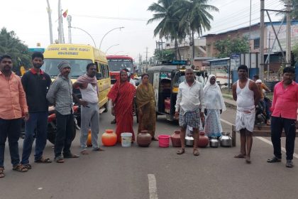 “ನೀರು ಸಿಗುವವರೆಗೆ ಹಿಂತಿರುಗುವುದಿಲ್ಲ; ಪಟ್ಟು ಹಿಡಿದ ಜನತೆ