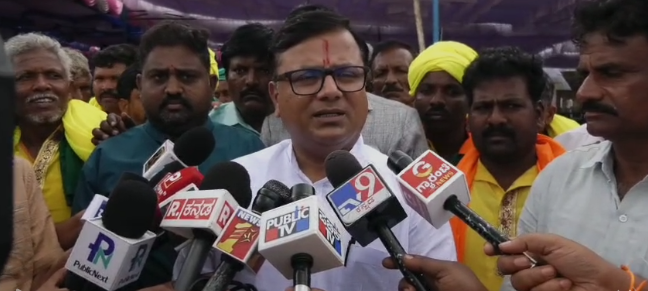 ಸಚಿವ ಶಿವಾನಂದ ಪಾಟೀಲ್ ರವರಿಂದ ಹಕ್ಕುಪತ್ರ ವಿತರಣೆ ಸಚಿವ ಶಿವಾನಂದ ಪಾಟೀಲ್ ರವರಿಂದ ಹಕ್ಕುಪತ್ರ ವಿತರಣೆ