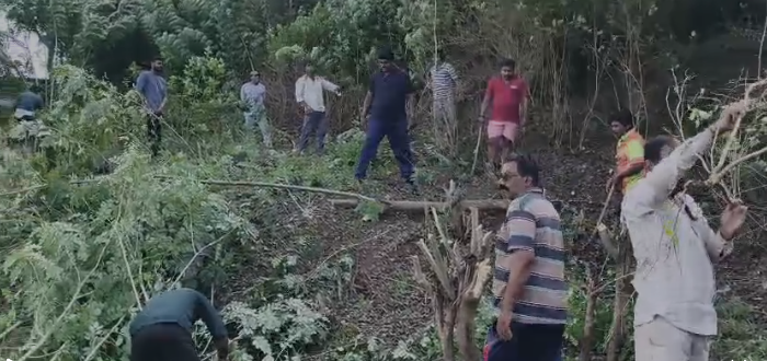 ಮಾತಂಗಿ ಸಮಾಜದ ಸ್ಮಶಾನಭೂಮಿ ಸ್ವಚ್ಛತಾ ಕಾರ್ಯಕ್ರಮ ಮಾತಂಗಿ ಸಮಾಜದ ಸ್ಮಶಾನಭೂಮಿ ಸ್ವಚ್ಛತಾ ಕಾರ್ಯಕ್ರಮ