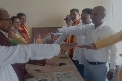 ಅಂಬೇಡ್ಕರ್ ಭಾವಚಿತ್ರಕ್ಕೆ ಪುಷ್ಪಾರ್ಚನೆ ಮಾಡಿ ರಾಜ್ಯೋತ್ಸವ ಆಚರಣೆ