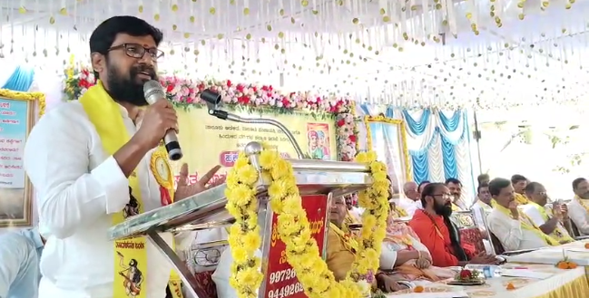 ‘ಸಂತರು, ದಾರ್ಶನಿಕರು ಇಡೀ ಮಾನವ ಕುಲಕ್ಕೆ ಆದರ್ಶನೀಯ’ ‘ಸಂತರು, ದಾರ್ಶನಿಕರು ಇಡೀ ಮಾನವ ಕುಲಕ್ಕೆ ಆದರ್ಶನೀಯ’