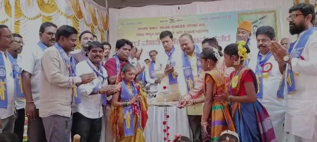 ತಾಲೂಕಾಡಳಿತದಿಂದ ವೀರವನಿತೆ ಒನಕೆ ಓಬವ್ವ ಜಯಂತ್ಯೋತ್ಸವ ತಾಲೂಕಾಡಳಿತದಿಂದ ವೀರವನಿತೆ ಒನಕೆ ಓಬವ್ವ ಜಯಂತ್ಯೋತ್ಸವ