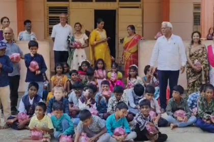 ಅಂಧ ಬಾಲಕರಿಗೆ ಹಣ್ಣು ಹಂಪಲು ವಿತರಣೆ