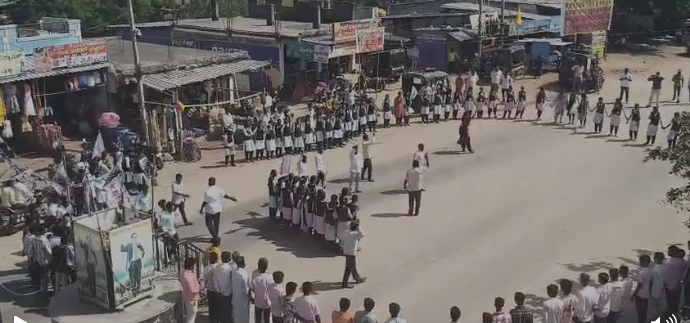 ‘ಖಾಸಗಿಯವರ ಲಾಬಿಗೆ ಇಂದು ಶಿಕ್ಷಣ ವ್ಯವಸ್ಥೆ ನಾಶ ಖಂಡನೀಯ’