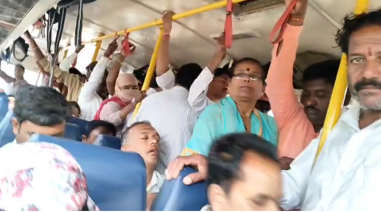 ಪ್ರಯಾಣಿಕರ ಗೂಳು ಕೇಳುವರು ಯಾರು