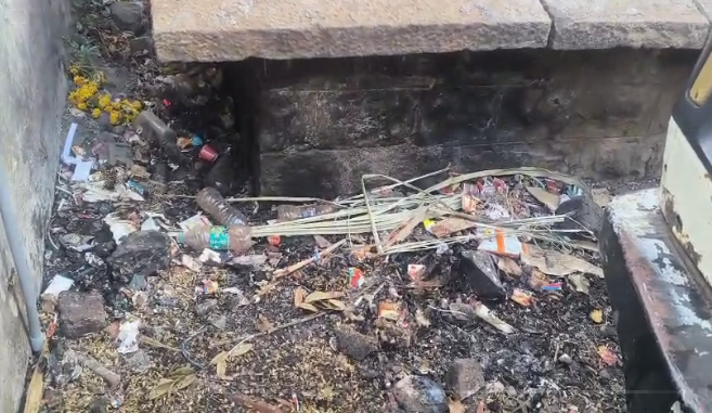 ಸಾರ್ವಜನಿಕ ಸುರಕ್ಷತೆ ಲೆಕ್ಕಿಸದ್ ವಡೇರಹಟ್ಟಿ PDO  ಶಿವಾನಂದ ಗುಡಸಿ