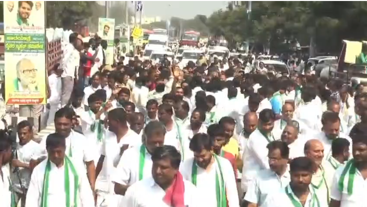 ನಿಖಿಲ್ ಕುಮಾರಸ್ವಾಮಿ ಪಾದಯಾತ್ರೆಗೆ ಸಿಂಧನೂರಿನಲ್ಲಿ ಭಾರಿ ಆರಂಭ