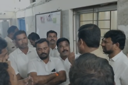 ತಹಶೀಲ್ದಾರರ ವಿರುದ್ದ ವಕೀಲರಿಂದ ದಿಢೀರ್ ಪ್ರತಿಭಟನೆ