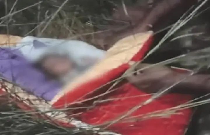 ಐದು ದಿನ ಮುಳ್ಳು ಕಂಟಿಯಲ್ಲಿ ಎಸೆದ ದುಷ್ಟರು 