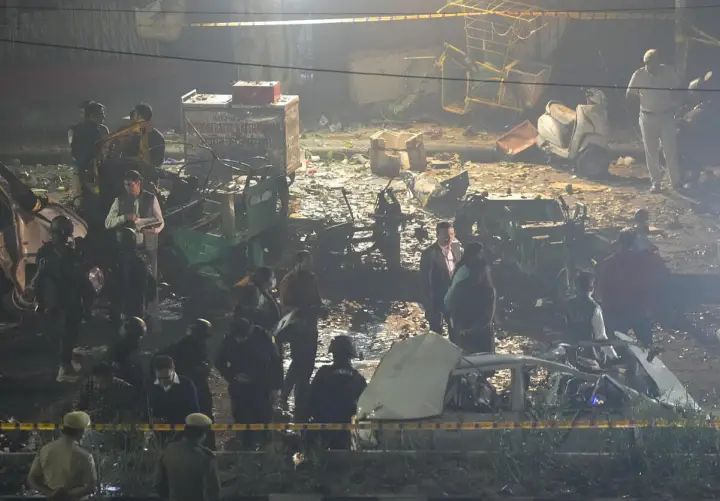 ದೆಹಲಿ ಕಾರು ಸ್ಫೋಟ ಕೇಸ್ : ಹರಿಯಾಣದಲ್ಲಿ ಇಬ್ಬರು ವೈದ್ಯರು ಸೇರಿ 8 ಜನ ಅರೆಸ್ಟ್ ದೆಹಲಿ ಕಾರು ಸ್ಫೋಟ ಕೇಸ್ : ಹರಿಯಾಣದಲ್ಲಿ ಇಬ್ಬರು ವೈದ್ಯರು ಸೇರಿ 8 ಜನ ಅರೆಸ್ಟ್