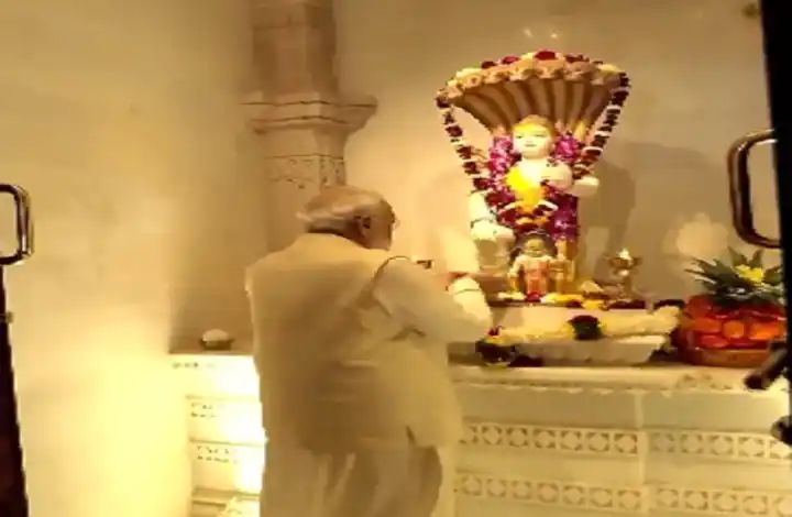 ಅಯೋಧ್ಯೆ ಶೇಷಾವತಾರ ಮಂದಿರದಲ್ಲಿ ಪ್ರಧಾನಿ ಮೋದಿ ಪ್ರಾರ್ಥನೆ ಸಲ್ಲಿಕೆ 