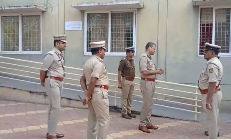 ರಾಯಬಾಗ ಠಾಣೆಗೆ ಉತ್ತರ ವಲಯ ಐಜಿಪಿ ಧಿಡಿರ್ ಭೇಟಿ