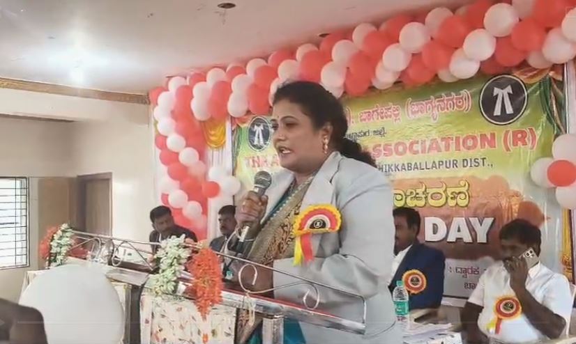 ವಕೀಲರ ವೃತ್ತಿ ಎಂಬುದು ಕೇವಲ ವೃತ್ತಿಯಲ್ಲ ಅದು ಸಾಮಾಜಿಕ ಜವಾಬ್ದಾರಿ:-ನ್ಯಾಯಾಧೀಶೆ ಭಾರತೀ ಎಂ ವಕೀಲರ ವೃತ್ತಿ ಎಂಬುದು ಕೇವಲ ವೃತ್ತಿಯಲ್ಲ ಅದು ಸಾಮಾಜಿಕ ಜವಾಬ್ದಾರಿ:-ನ್ಯಾಯಾಧೀಶೆ ಭಾರತೀ ಎಂ