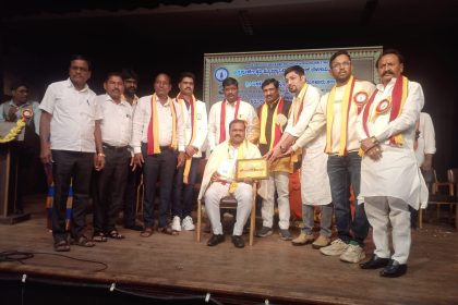 ವಕೀಲ ಉಮೇಶ ಮನೋಜಗೆ ಕರುನಾಡ ಸುವರ್ಣ ರಾಜ್ಯೋತ್ಸವ ಪ್ರಶಸ್ತಿಯ ಗರಿ