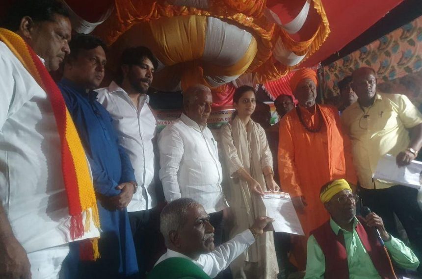 ಸತ್ಯಾಗ್ರಹ ಸ್ಥಳಕ್ಕೆ ಸಂಸದೆ ಪ್ರಿಯಂಕಾ ಜಾರಕಿಹೊಳಿ ಭೇಟಿ